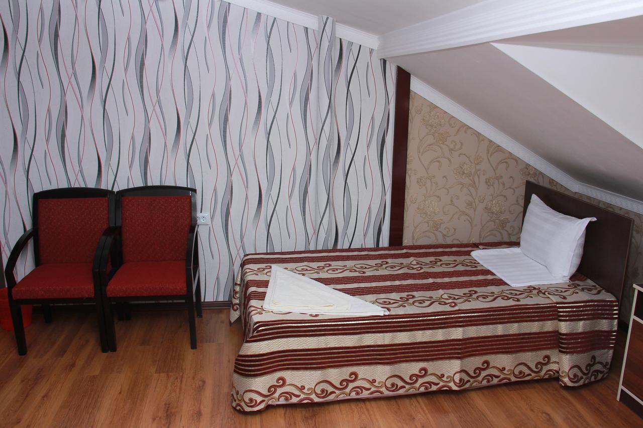 Ratmina Hotel ヌクス エクステリア 写真